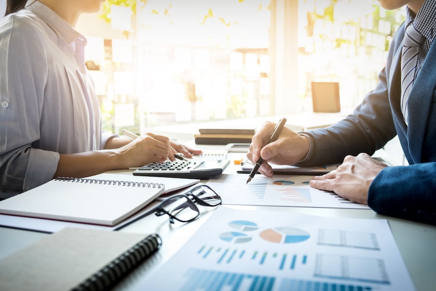 business-man-financial-consultation_freepik 900px