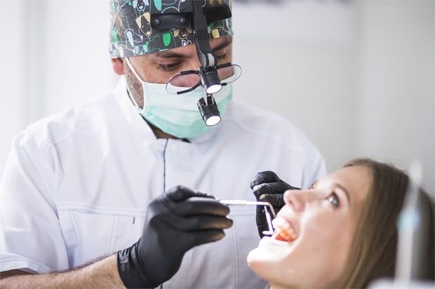 6 Dentists Shining in the Social Media Spotlight